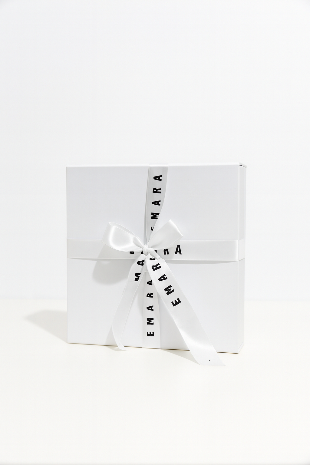 coffret EMARA.png__PID:5e7bd7fc-1d4e-4db1-b5fa-48968f56fdb3